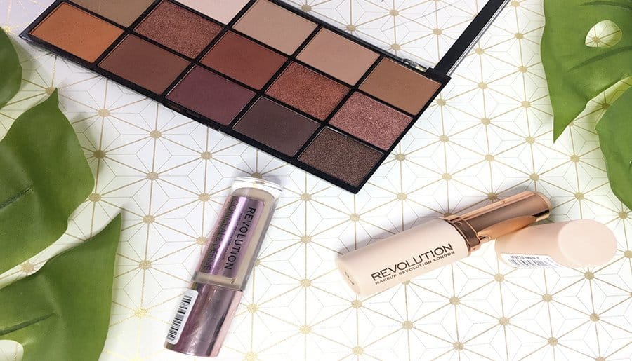 iconic reloaded makeup revolution paleta de sombras eyeshadow fast base foundation base stick conceal and define corrector shape tape