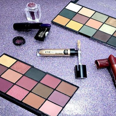 Paletas Makeup Revolution, Hean y algo más con Maquillaje Club
